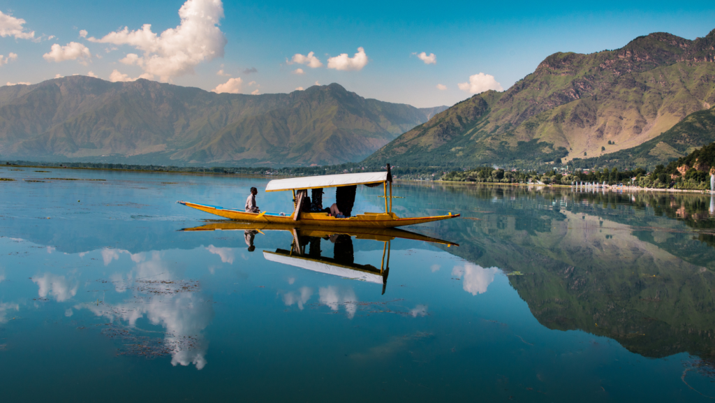 kashmir tour with dal lake under 50k budget package